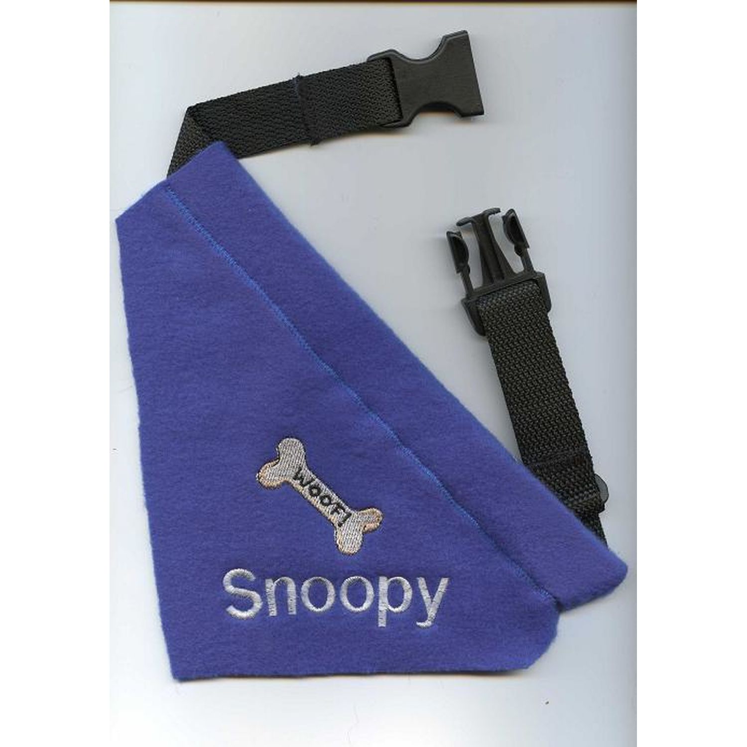 Hundehalstuch mit Name, Spruch oder Motiv individuell bestickt