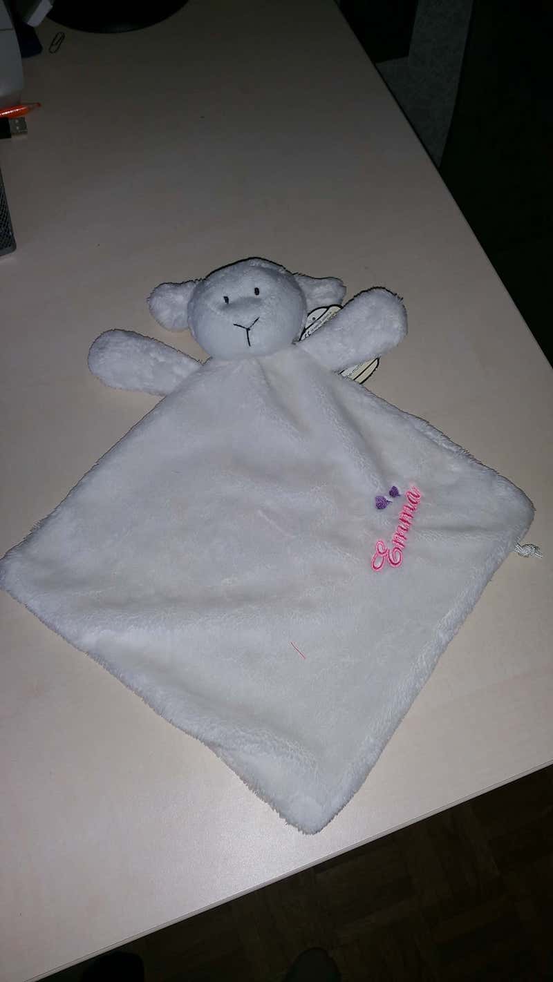 Kuscheltier_Laemmchen-1.jpg Kuscheltier_Laemmchen-1.jpg